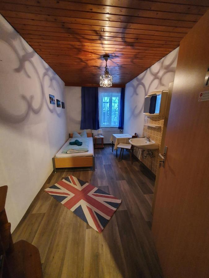 Gaestehaus Weisses Lamm - Monteurzimmer Nordhalben Экстерьер фото